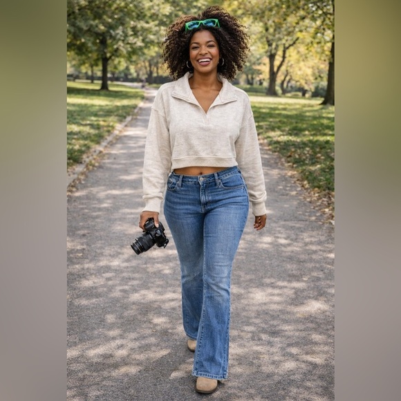 Universal Thread Tops - NEW Universal Thread Light Ash Ivory Cropped Pullover Sweatshirt medium